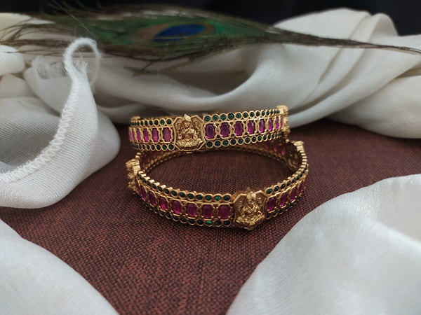 Antique hot sale ruby bangles