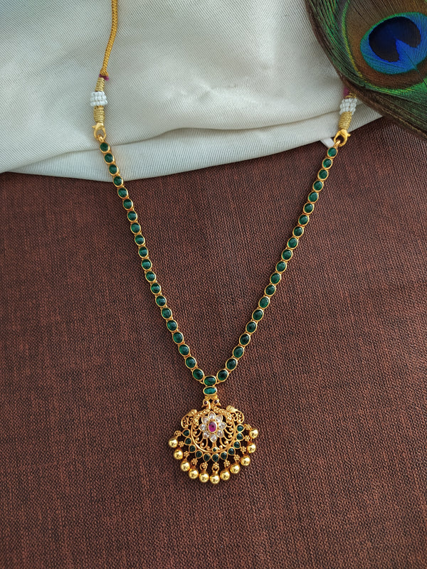 Emerald on sale necklace rs